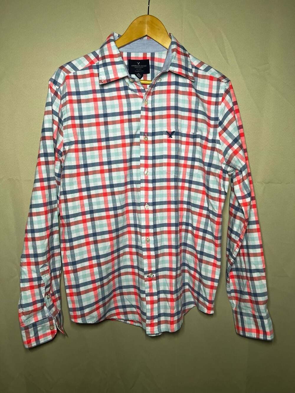 American Eagle Plaid Long Sleeve Button Down Shirt Size Medium